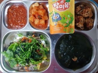 급식앨범<영양소식<학교소식<용지초등학교 용지초등학교