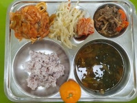 급식 사진<식생활관<익산맑은샘유치원 익산맑은샘유치원