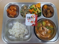 급식 사진<식생활관<외궁소식<외궁초등학교 외궁초등학교