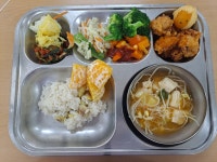 급식 사진<식생활관<외궁소식<외궁초등학교 외궁초등학교