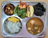 식단갤러리<식생활관<천서마당<천서초등학교 천서초등학교