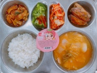 급식 갤러리<급식실<학교소식<인월초등학교 인월초등학교