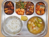 식단 갤러리<식생활관<알림마당<이리고현초등학교 이리고현초등학교