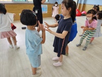 찰칵 사랑반 추억<유치원마당<전주장동초등학교 전주장동초등학교