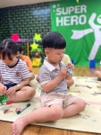 이전 유치원 갤러리<유치원소개<병설유치원<군산신흥초등학교 군산신흥초등학교