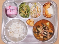 식단 갤러리<식생활관<알림마당<이리고현초등학교 이리고현초등학교