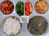 급식 갤러리<급식실<학교소식<인월초등학교 인월초등학교
