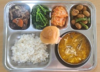 이달의식단/갤러리<영양소식<학교소식<번암초등학교동화분교장 번암초등학교동화분교장