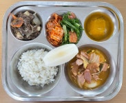 오늘의 점심메뉴 사진