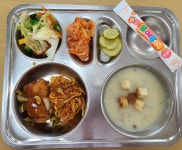 식단갤러리<식생활관<천서마당<천서초등학교 천서초등학교