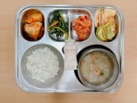운암초중학교