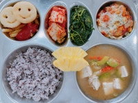 급식 갤러리<급식실<학교소식<인월초등학교 인월초등학교