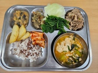 급식 사진<식생활관<외궁소식<외궁초등학교 외궁초등학교