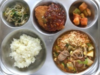 급식사진<학교급식<알림마당<화진중학교 화진중학교