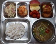 급식사진<급식소식<학교소식<울산고운중학교 울산고운중학교