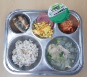 이달의식단(급식사진)<영양소식<학성소식<학성초등학교 학성초등학교