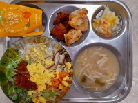 이달의식단(급식사진)<급식실<알림마당<도산초등학교 도산초등학교
