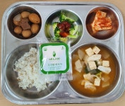 식단사진<함월영양소식<학교소식<함월초등학교 함월초등학교