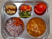 이달의식단(급식사진)<급식실<알림마당<도산초등학교 도산초등학교