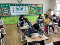 포토갤러리<독서마당<학생마당<온산초등학교 온산초등학교