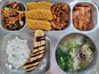 월간 식단<급식소식<학교소식<두왕초등학교 두왕초등학교