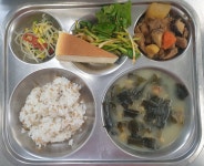 오늘의 식단<급식실<학교소식<주전초등학교 주전초등학교