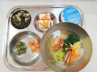 급식 앨범<영양상담실<지원마당<야음초등학교 야음초등학교