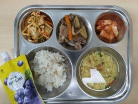 이달의식단(급식사진)<급식안내<학교소식<두동초등학교 두동초등학교