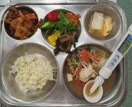 급식사진<영양소식<지원마당<굴화초등학교 굴화초등학교