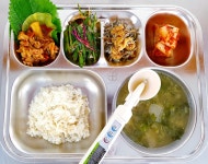 오늘의 식단<e-급식실<중남초등학교 중남초등학교