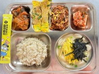 식단사진<급식실<학교소식<명덕여자중학교 명덕여자중학교