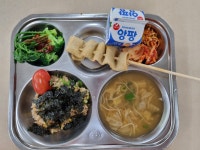식단사진<급식실<학교소식<옥산초등학교 옥산초등학교