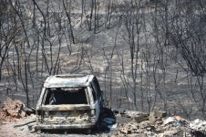 Firefighters battle blaze in northwestern Spain