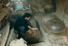 1990년대 후반 가마솥에 불을 떼는 임동식 사진