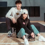[디어라이프] DL 로고 롱슬리브 티셔츠 오프 화이트 - 주식회사 서울쇼룸 [디어라이프] DL 로고 롱슬리브 티셔츠 오프 화이트