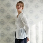 [에프코코로미즈] puff sleeve v neck blouse WH - 주식회사 패션지오 [에프코코로미즈] puff sleeve v neck blouse WH
