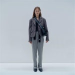 [크리스틴프로젝트] POST POCKET BAG(BLACK PEPPER) - 주식회사 패션지오 [크리스틴프로젝트] POST POCKET BAG(BLACK PEPPER)
