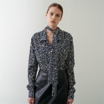 [와이제이] SPLIT TIE BLOUSE_NAVY - 주식회사 패션지오 [와이제이] SPLIT TIE BLOUSE_NAVY