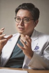 뇌동맥류 수술의 최고 권위자 김용배 교수 | 세브란스병원
