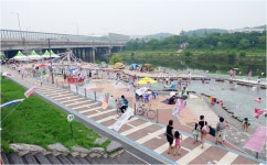 물놀이하고 왔더니 딸아이가 감자전이 먹고 싶다고 합니다. > 자유게시판 물놀이하고 왔더니 딸아이가 감자전이 먹고 싶다고 합니다. > SIR