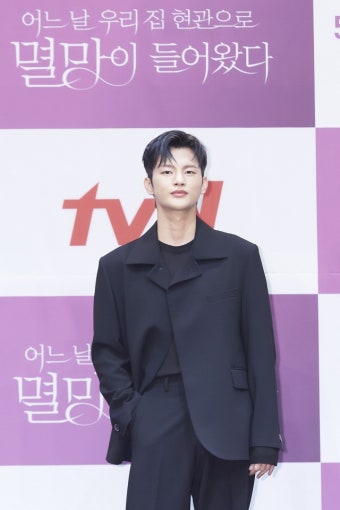 서인국과 안재현, 월드게이 밈 문화 속 특별한 우정과 케미스트리