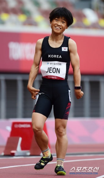 [도쿄패럴림픽]'스마일레이서'전민재,육상100m 8위 결선행! 도쿄 마지… | 스포츠조선 [도쿄패럴림픽]'스마일레이서'전민재,육상100m 8위...