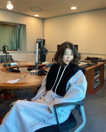 최화정, '62세' 되니 더 열일하는 미모…동안 비결은 '풍성한 머리+꿀… | 스포츠조선 최화정, '62세' 되니 더 열일하는 미모…동안 비결은...