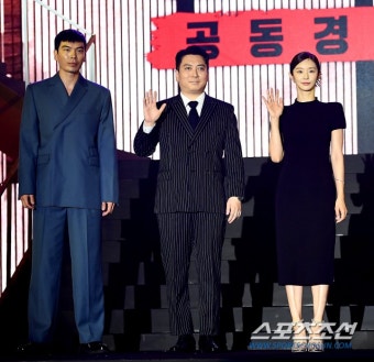 [포토] 김성오-박명훈-이주빈 '시크하게 등장' | 스포츠조선 [포토] 김성오-박명훈-이주빈 '시크하게 등장'