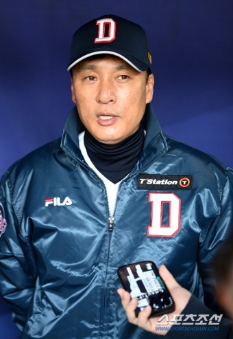 [포토] 취재진과 만난 두산 이승엽 감독 | 스포츠조선 [포토] 취재진과 만난 두산 이승엽 감독