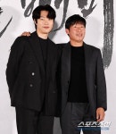 입소문이 멱살 잡고 끄는 흥행…올빼미 극장 기근 속 값진 100만… | 스포츠조선 입소문이 멱살 잡고 끄는 흥행…올빼미 극장 기근 속... 