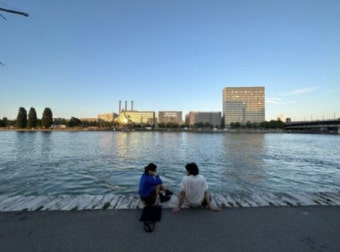 이효리이상순,'현지에 바로 녹아든 유러피언' 느낌…애정 담은 눈맞춤 | 스포츠조선 이효리이상순,'현지에 바로 녹아든 유러피언' 느낌…애정...