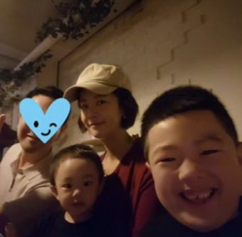 황정음이영돈 가족사진, 아들 얼굴에 남편이 보여…'화목한 가정' 자랑 | 스포츠조선 황정음이영돈 가족사진, 아들 얼굴에 남편이 보여...