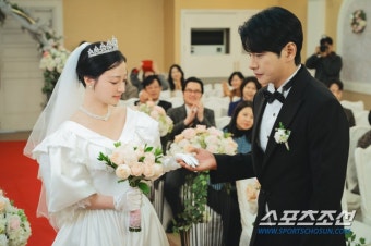 [SC프리뷰]이이경-송하윤, 드디어 결혼 …박민영 결혼식장 직접 등판! | 스포츠조선 [SC프리뷰]이이경-송하윤, 드디어 결혼 …박민영 결혼식장...