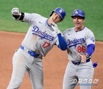 아내도 감탄한 '191.8짜리 파울 홈런' 우리가 놓친 오타니 개막전... 아내도 감탄한 '191.8짜리 파울 홈런' 우리가 놓친 오타니 개막전 …